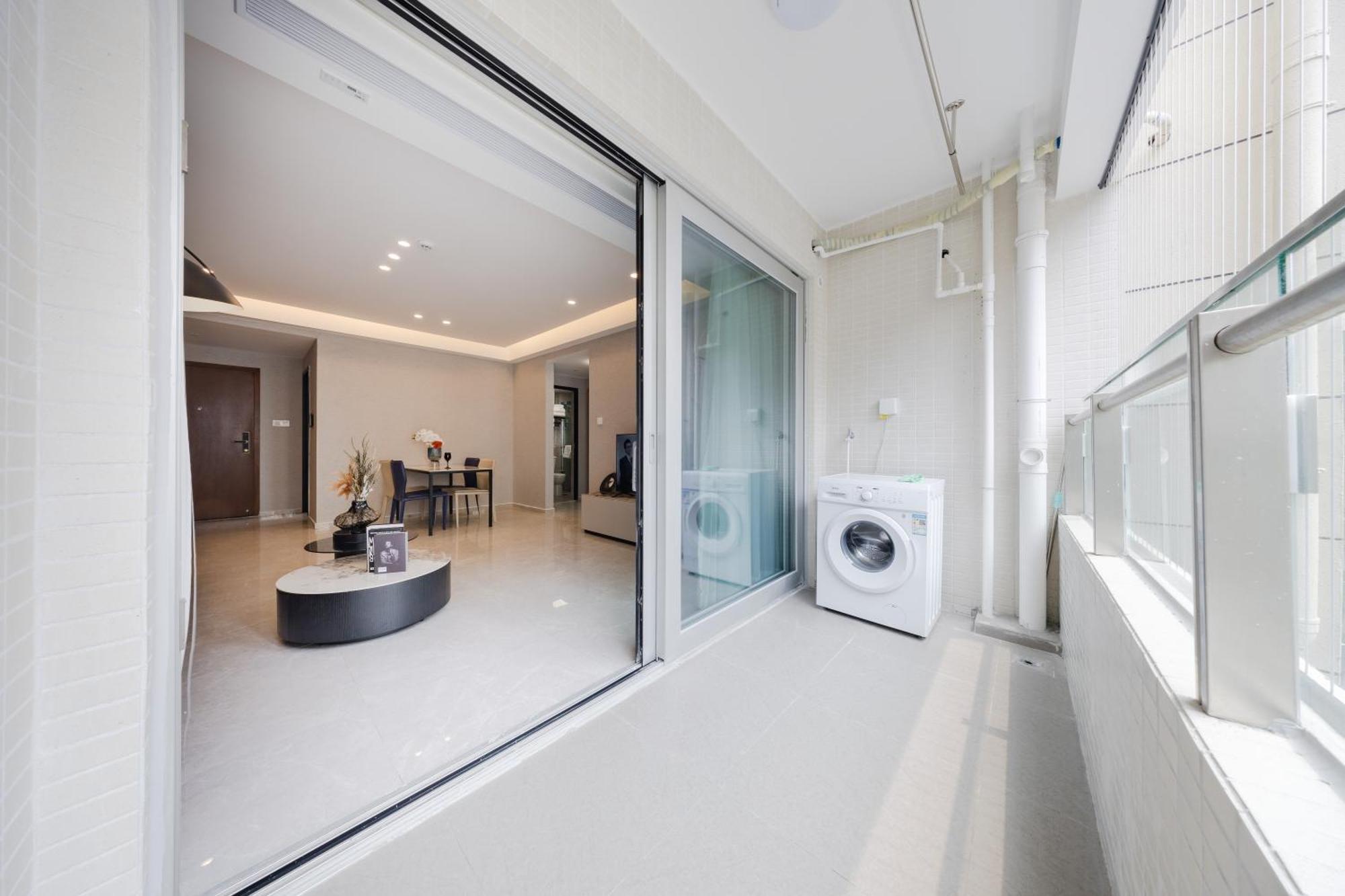 Boruisi Video And Audio Light House - Shenzhen Convention And Exhibition Center Gangxia Metro Station Aparthotel Bagian luar foto